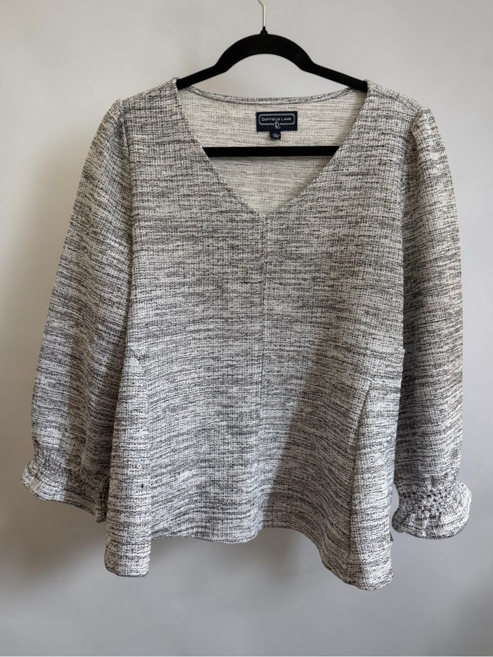 Duffield Lane Gray V-Neck Knit Women's Top